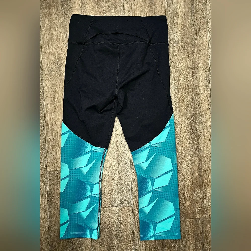 Women's Under Armour Heatgear Vanish Print Leggings- Size Medium